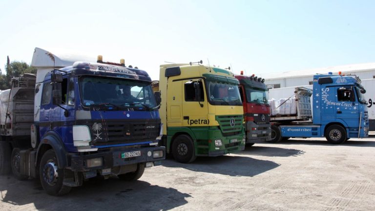 L’Arabie saoudite autorise des camions jordaniens bloqués à entrer sur son territoire
