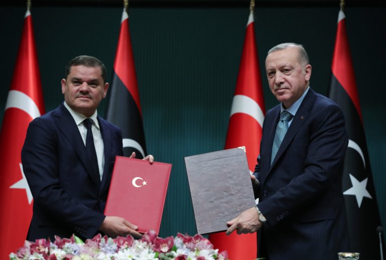 Cinq accords signés entre la Libye et la Turquie
