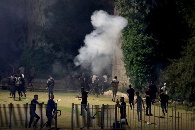 Les forces israéliennes tirent des balles en caoutchouc contre les Palestiniens en sit-in à « Sheikh Jarrah »
