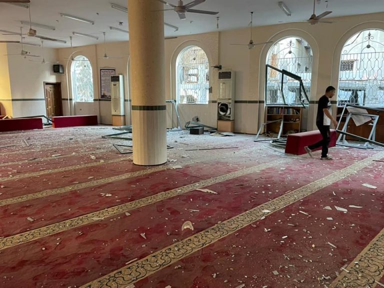 «Un imam tué, deux mosquées détruites, 16 endommagées et 2 cimetières profanés», voici le bilan des raids israéliens