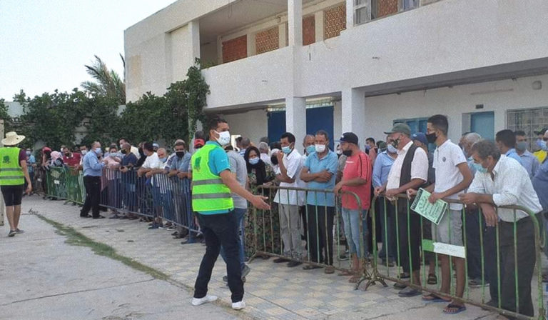 Tunisie: une affluence exceptionnelle sur la plus grande opération de vaccination contre la Covid-19