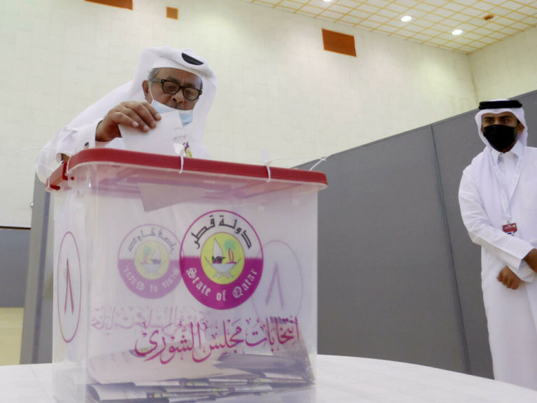 Les Qataris votent pour la première fois de l’histoire du pays