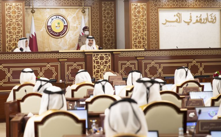 L’émir du Qatar inaugure le premier Parlement élu