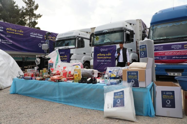 «Qatar Charity» envoie 14 camions pour aider les Syriens démunies