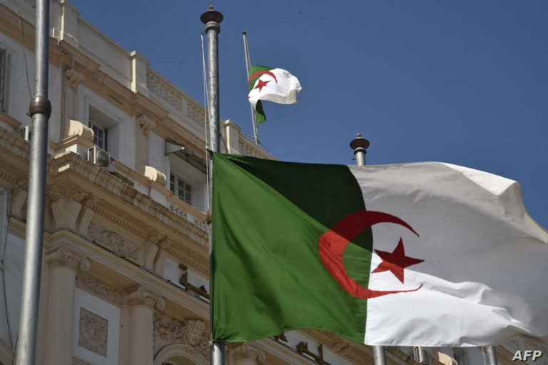 Algérie : 10 ans de prison contre le directeur du groupe de presse « Ennahar » et un homme d’affaires