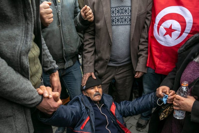 Tunisie-Manifestations : Le SNJT dénonce l’agression des journalistes et proclame des enquêtes