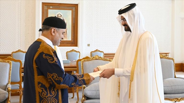 L’ambassadeur de Libye présente ses lettres de créance au vice-émir du Qatar