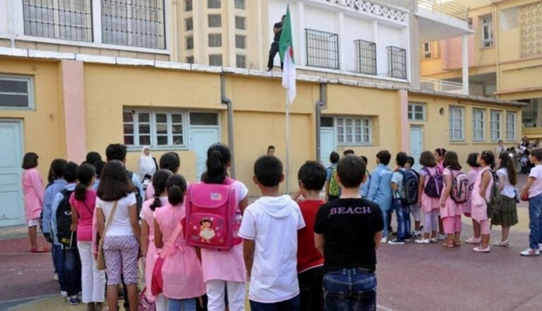 Algérie : Recrutement massif des enseignants pour l’introduction de l’anglais au primaire