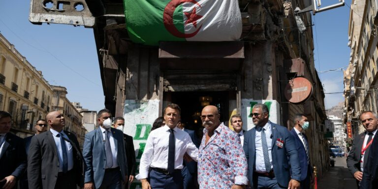Macron appelle les jeunes Algériens et Africains à bannir « le sentiment anti-France »