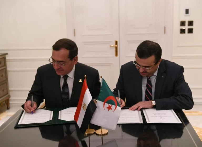Algérie-Egypte: signature d’un mémorandum d’entente pour la prospection dans les domaines du gaz et du pétrole