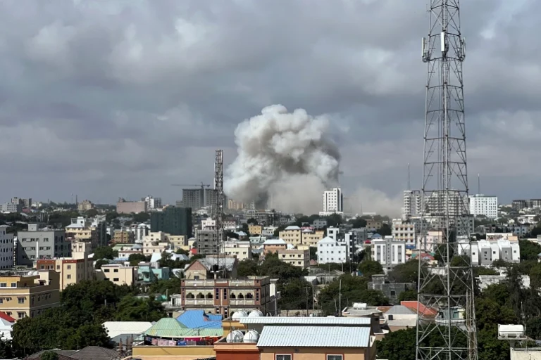 Somalie: un double attentat à la bombe fait au moins 5 morts dans le centre de Mogadiscio