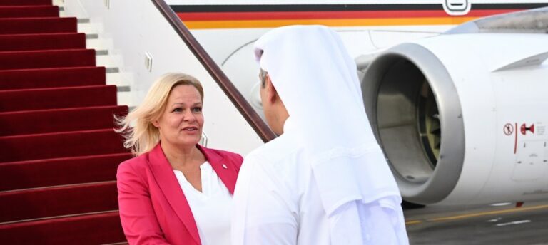 Coupe du monde Qatar 2022 : À Doha, la ministre allemande s’excuse et salue les efforts du Qatar  