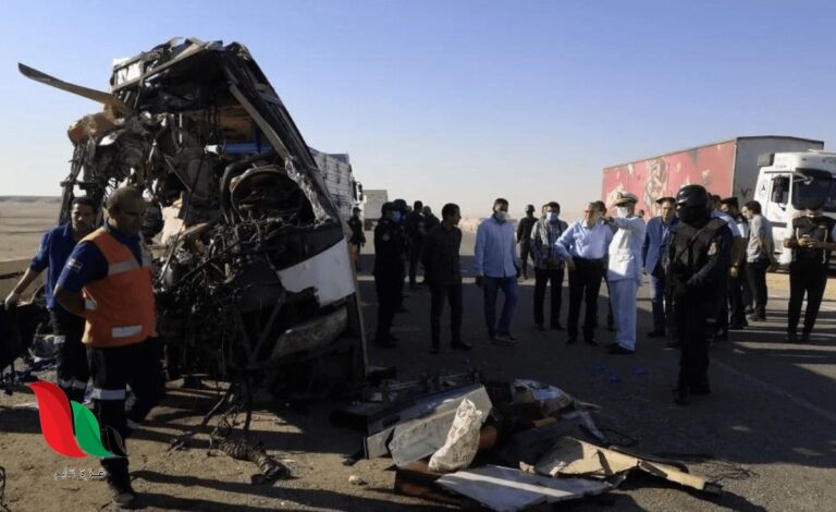 Égypte : 12 morts dans une collision entre un bus et un véhicule de transport dans l’est du pays