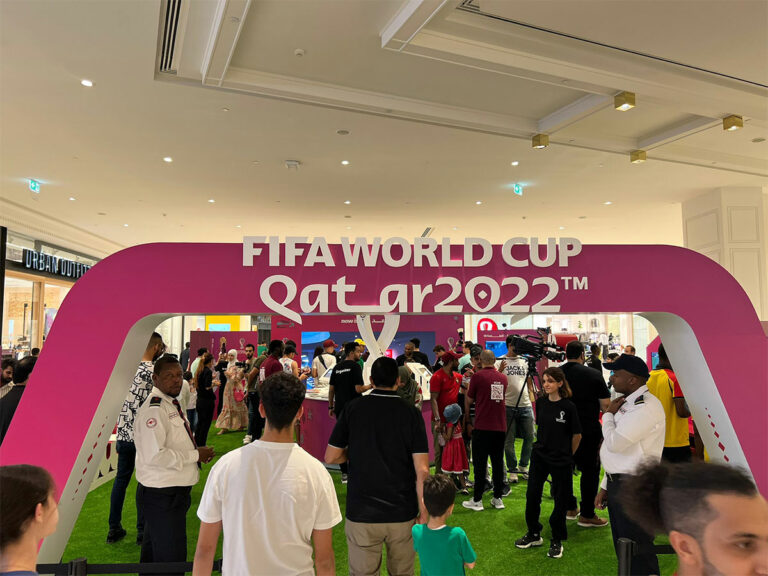 Coupe du monde Qatar 2022 : À la demande de la famille royale, les tentes à bière ont été cachées  