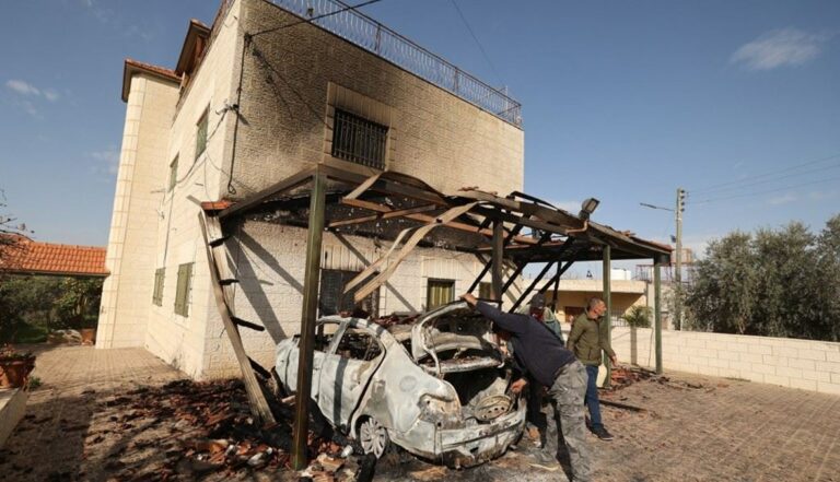 Cisjordanie : des colons israéliens attaquent des maisons et des magasins palestiniens