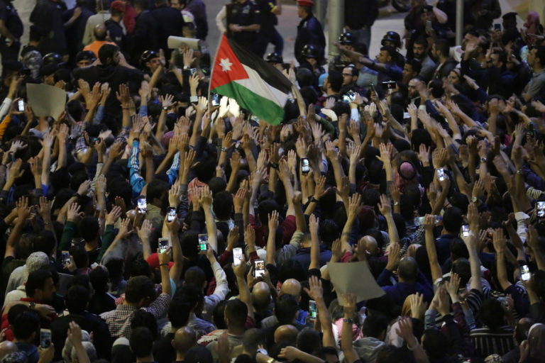 Jordanie: le Premier ministre démissionne sous la pression de la rue