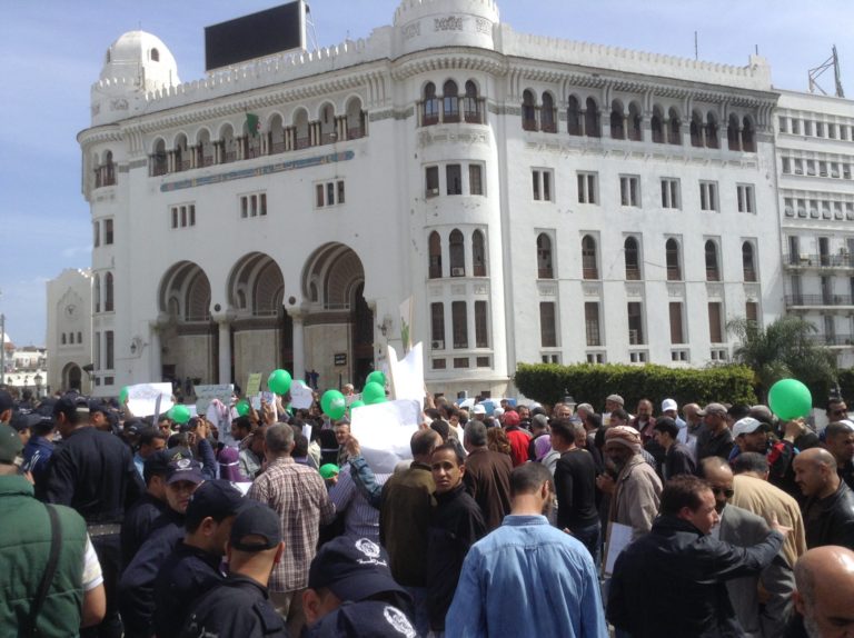 Algérie : une manifestation contre un cinquième mandat du Bouteflika a été empêchée ce week-end