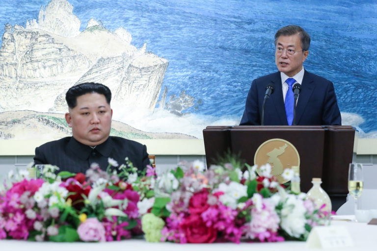 Moon Jae-in se rend à Pyongyang pour son troisième sommet avec Kim Jong Un pour la question de la dénucléarisation