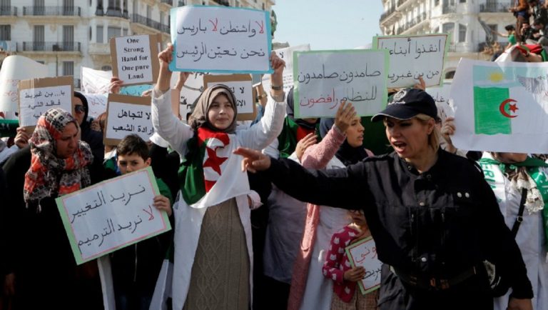Algérie : les étudiants veulent voir « une nouvelle génération » au pouvoir