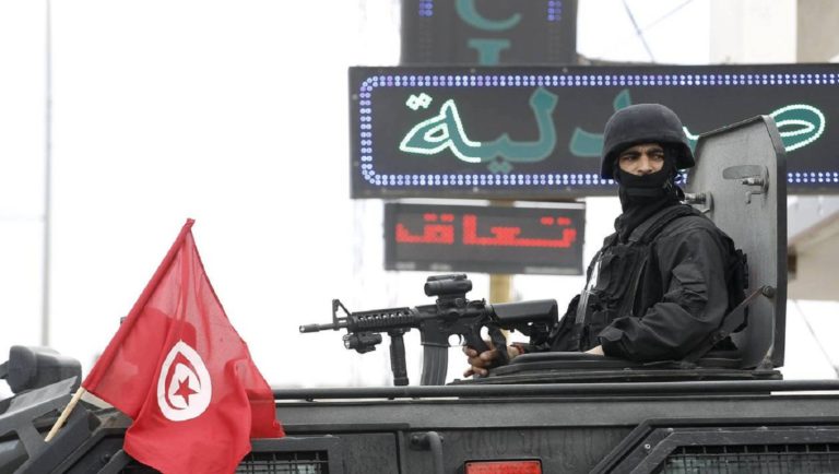 Prolongation de l’état d’urgence d’un mois en Tunisie