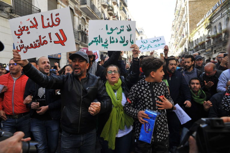 Algérie: des journalistes du «Temps d’Algérie» suspendus