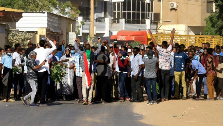 Soudan : la contestation se prépare à la désobéissance civile