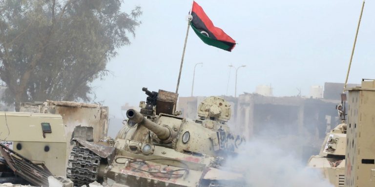 En réponse aux appels de trêve en Libye, Haftar ordonne ses milices de continuer les combats les jours de l’Aïd