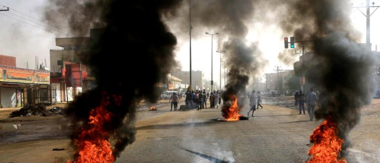 APS: les milices laissent des armes dans les rues pour semer le chaos au Soudan