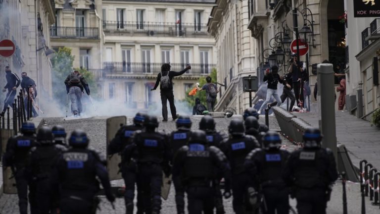 France: 152 interpellations dont celle des « gilets jaunes » après de violents affrontements entre manifestants et forces de l’ordre