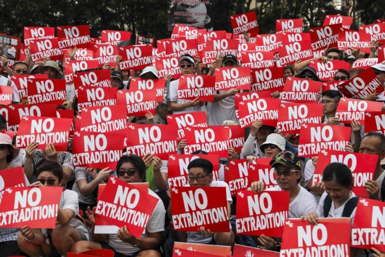 Hong Kong: l’opposition refuse l’appel au dialogue du cheffe de l’exécutif Carrie Lam
