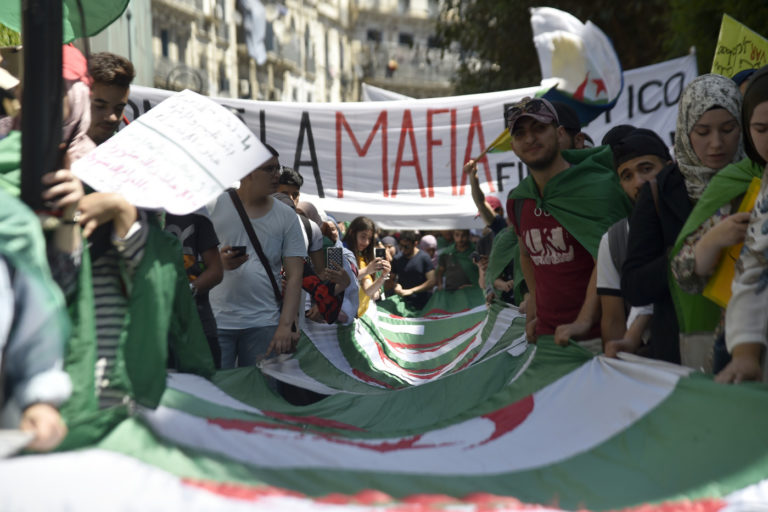 Algérie: Organisation des manifestations millionnaires à l’occasion de la guerre de libération