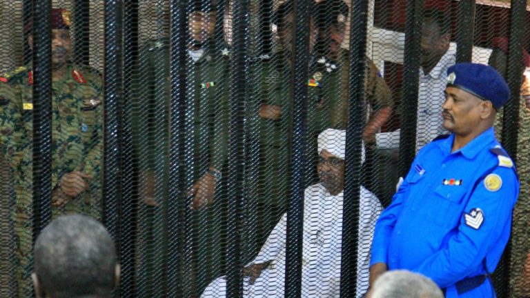 Soudan: Omar el-Béchir condamné à 2 ans de détention en centre spécialisé