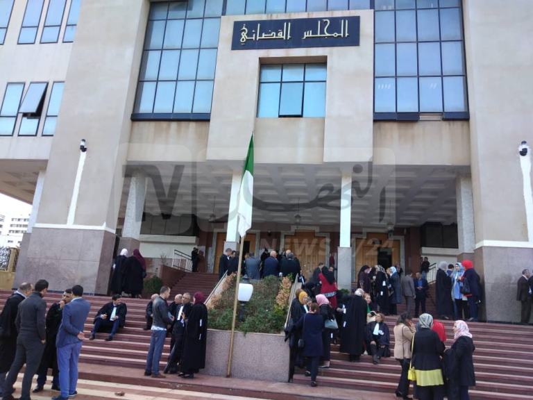 Algérie : Les juges maintiennent la grève proclamant l’indépendance de la justice