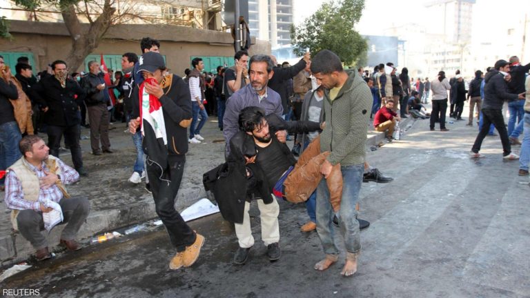 Irak: un mort et des dizaines de blessés lors d’une manifestation à Bagdad