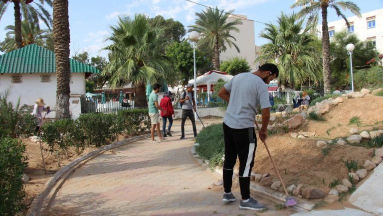 Des campagnes bénévoles de nettoyage en Tunisie, après la victoire de Kaïs Saïed