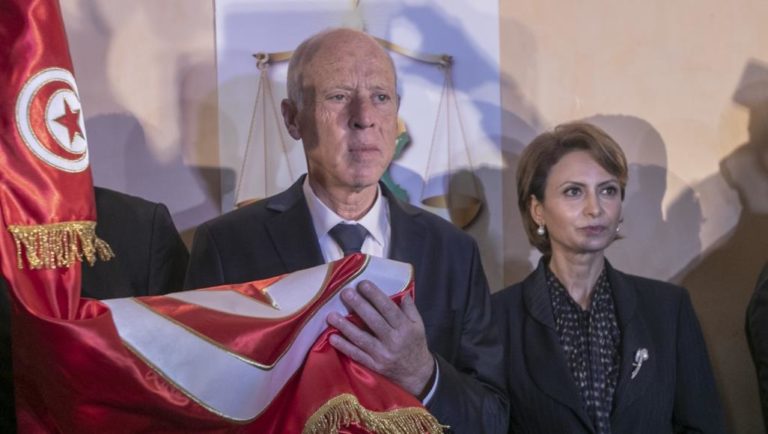Soupçonnée de corruption, le président tunisien place l’ambassade tunisienne à Paris sous enquête