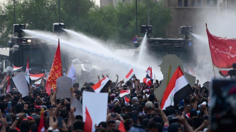 Irak: 2 morts et 60 blessés lors des manifestations à Bagdad