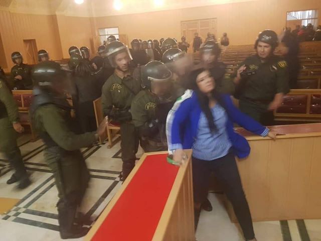 Algérie: des gendarmes antiémeute envahissent la Cour de justice d’Oran