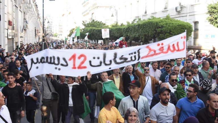 Algérie: importantes manifestations contre la présidentielle