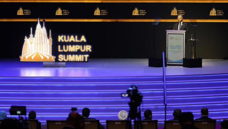 Lancement du sommet islamique à Kuala Lumpur avec la participation de représentants de 18 pays