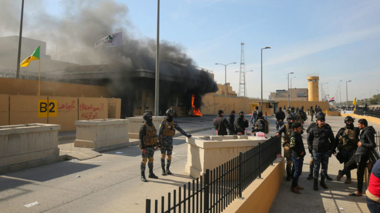 Bagdad: 3 blessés dans une attaque au missile contre l’ambassade américaine