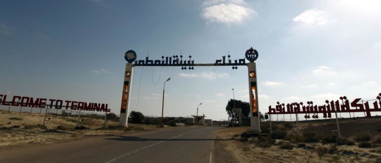 Libye : Le Qatar dénonce la prise d’assaut d’un port pétrolier par les milices de Haftar