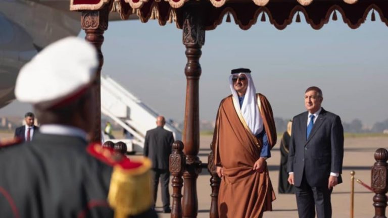 L’émir du Qatar en visite à Alger, discute sur la collaboration et les évolutions actuelles avec le président Tebboune