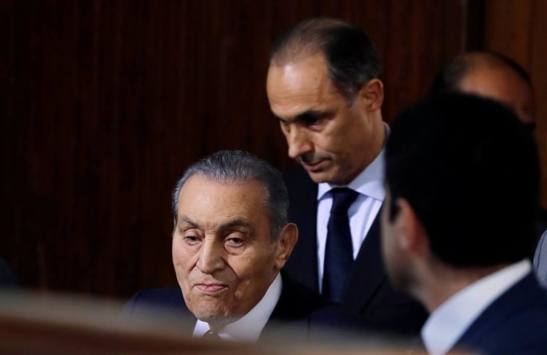L’impossible pardon : Les Égyptiens ne pleurent pas tous la mort de Hosni Moubarak  