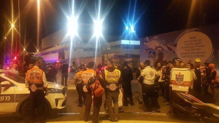 Jérusalem: une voiture fonce dans la foule, faisant 14 blessés