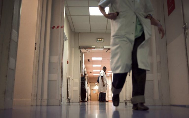 3 personnels de santé d’un hôpital parisien contaminés par le coronavirus
