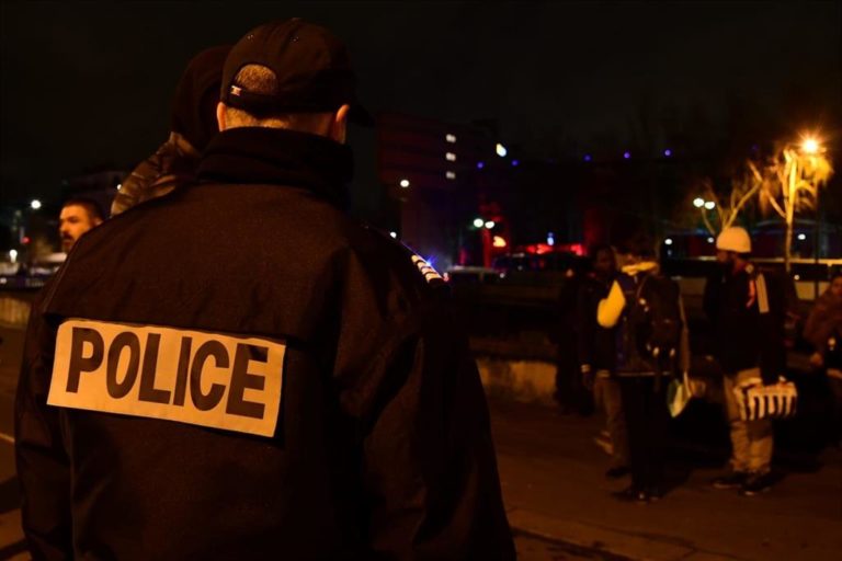 En France, des révoltes nocturnes dans une région parisienne