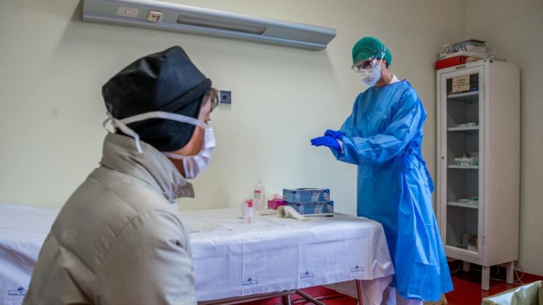 Tunisie/Coronavirus : 671 personnes contaminées dont 25 morts