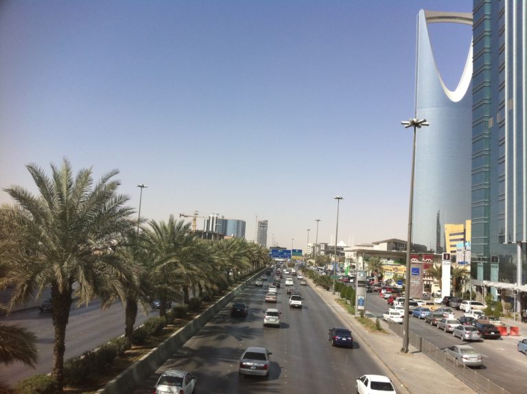 Arabie saoudite: un missile ou un drone semble avoir été intercepté au-dessus de Riyad