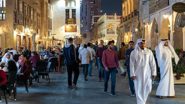 Coronavirus: le Qatar impose des masques obligatoires sous peine de 3 ans de prison